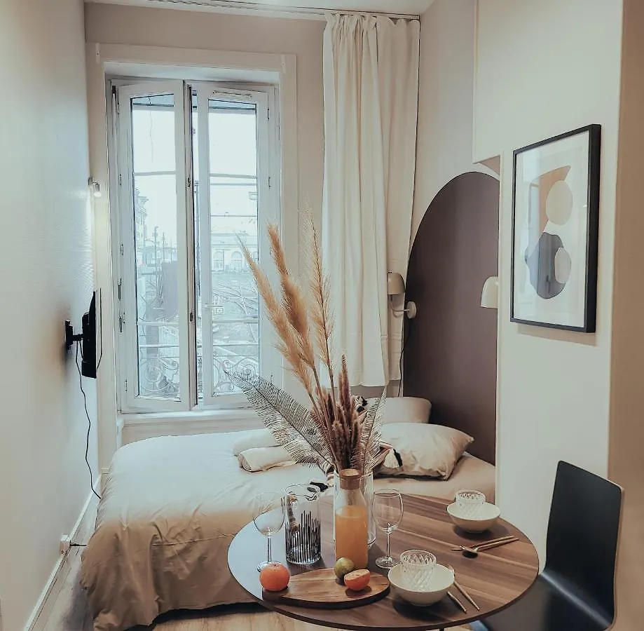 Suite Abysse Lyon 0*,  France